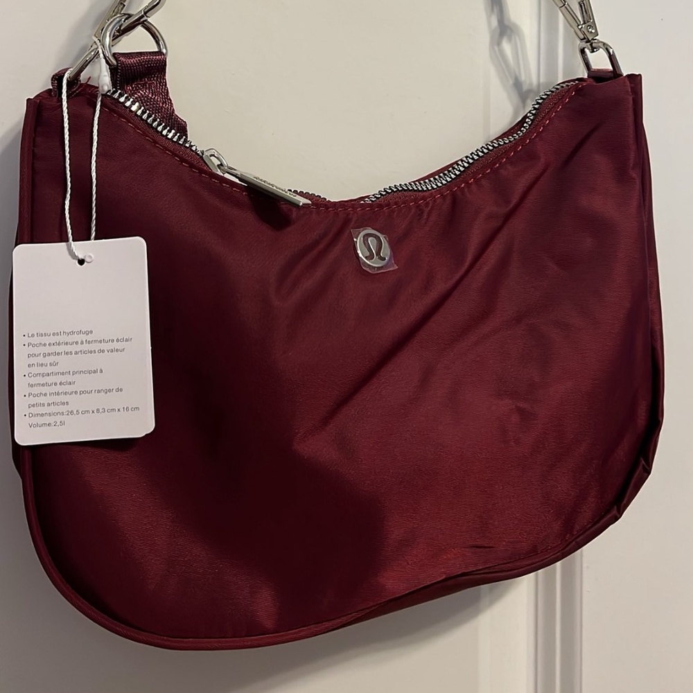 City Essentials Small Shoulder Bag 3L